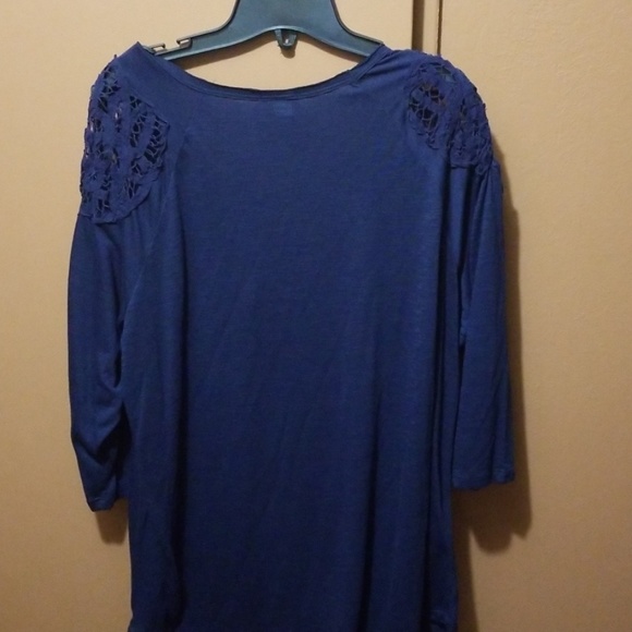 Shirt - Picture 4 of 5